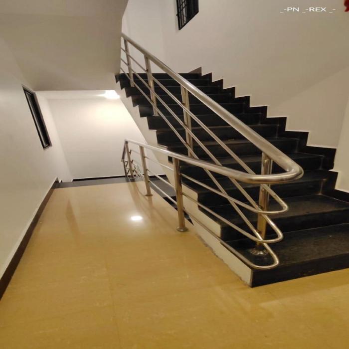 royal luxe business class hotel