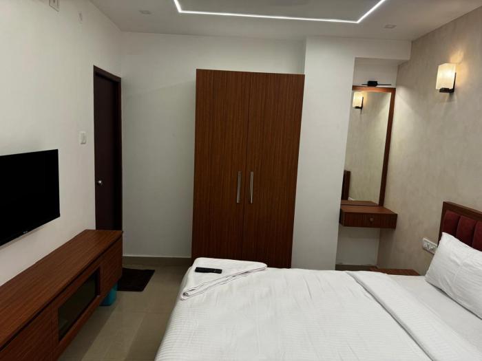 royal luxe business class hotel