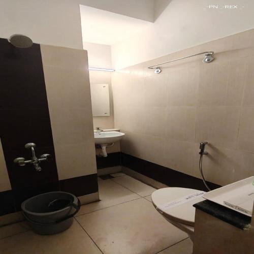 royal luxe business class hotel