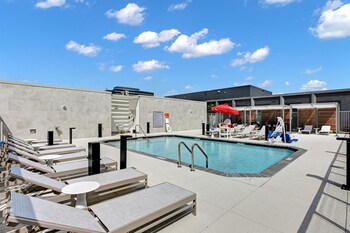 Global Luxury Suites At Town Center,12000 Inspiration St,4 star