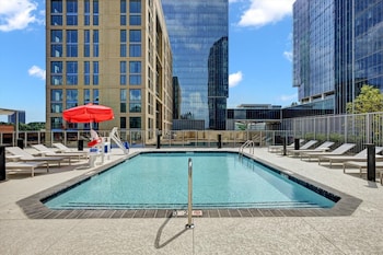 Global Luxury Suites At Town Center,12000 Inspiration St,4 star