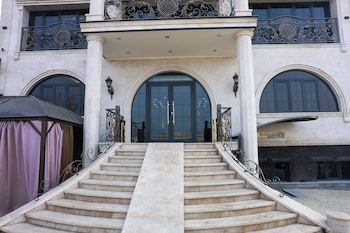 ketrin hotel and restaurant