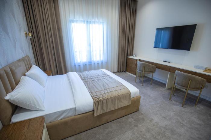 ketrin hotel and restaurant