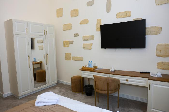 ketrin hotel and restaurant