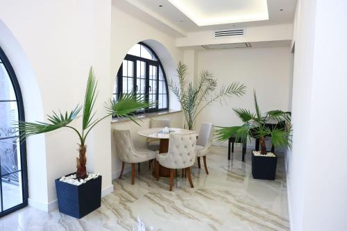 ketrin hotel and restaurant