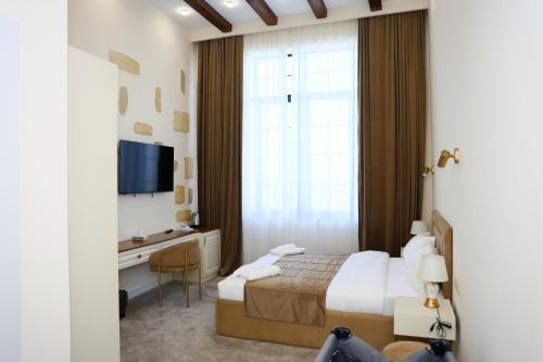 ketrin hotel and restaurant