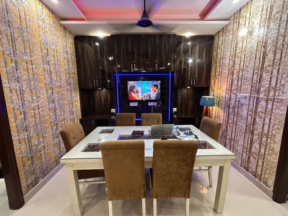 entire 3bhk luxury flat in zirakpur panchkula chandigarh mohali punjab india