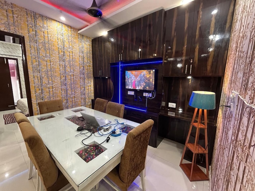 entire 3bhk luxury flat in zirakpur panchkula chandigarh mohali punjab india