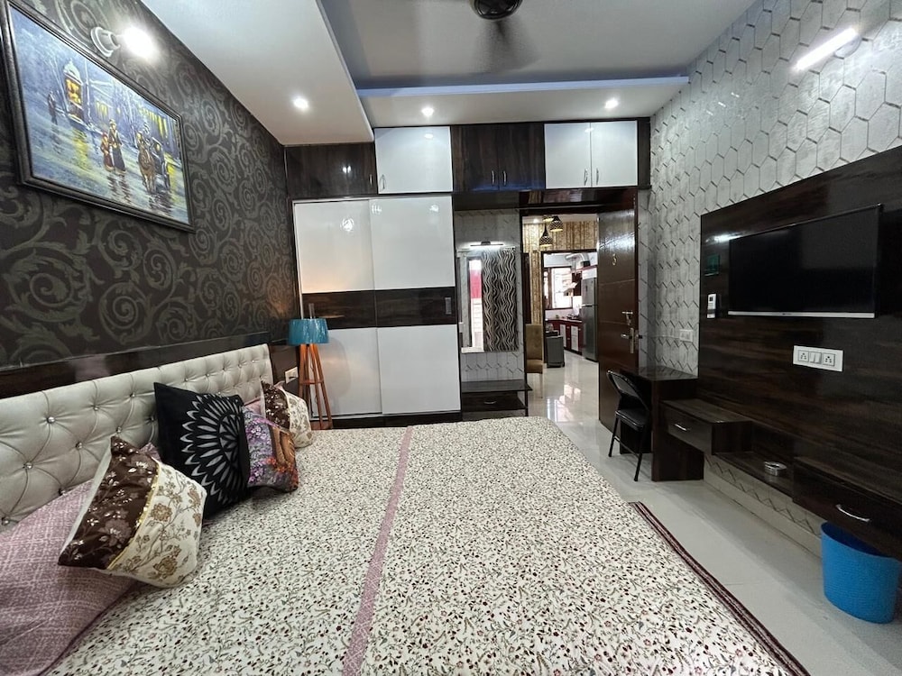 entire 3bhk luxury flat in zirakpur panchkula chandigarh mohali punjab india