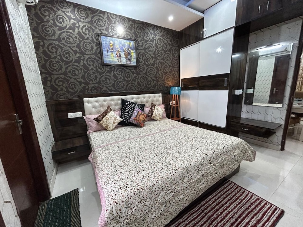 entire 3bhk luxury flat in zirakpur panchkula chandigarh mohali punjab india
