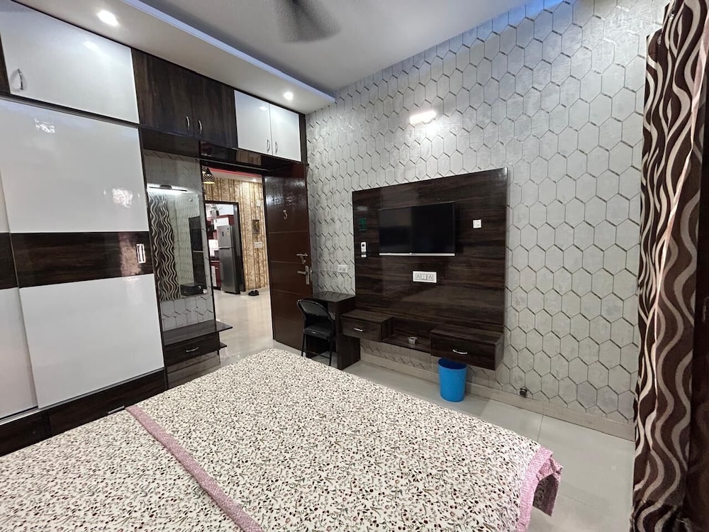 entire 3bhk luxury flat in zirakpur panchkula chandigarh mohali punjab india