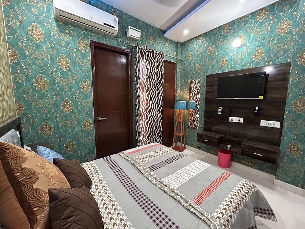 entire 3bhk luxury flat in zirakpur panchkula chandigarh mohali punjab india