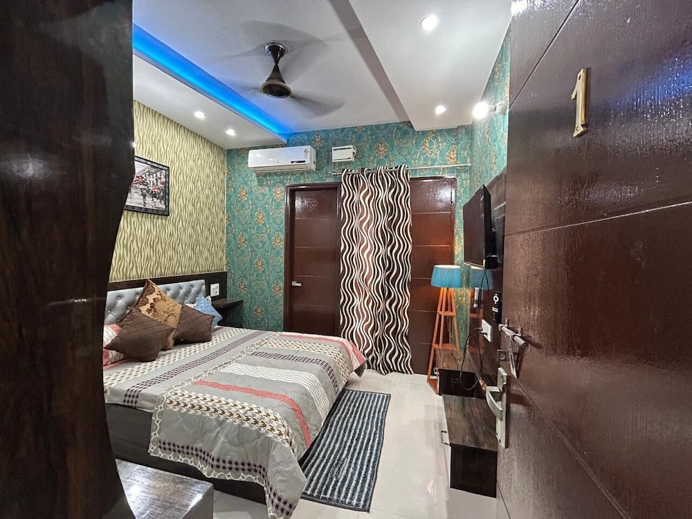 entire 3bhk luxury flat in zirakpur panchkula chandigarh mohali punjab india