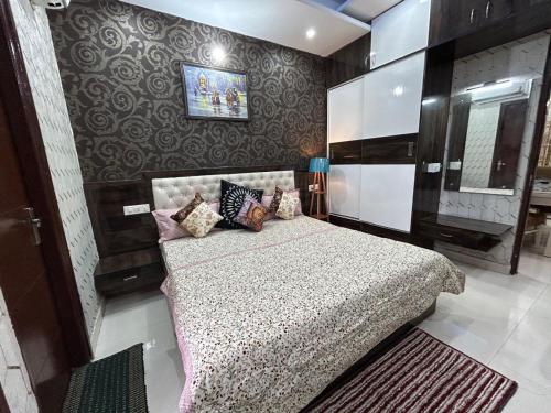 entire 3bhk luxury flat in zirakpur panchkula chandigarh mohali punjab india