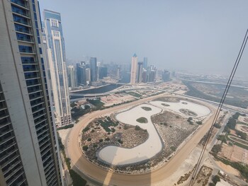 Lux Bnb Aykon City I Skyline Canal Views,,0 star