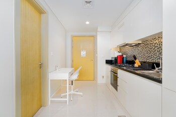 Lux Bnb Aykon City I Skyline Canal Views,,0 star