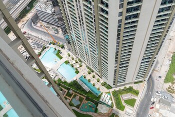 Lux Bnb Aykon City I Skyline Canal Views,,0 star