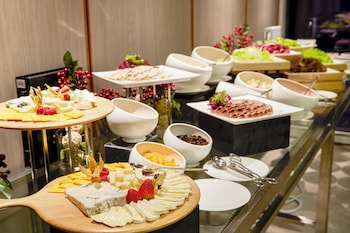 home style at platinum suites klcc twin towers