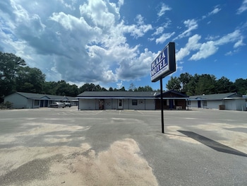 Plaza Motel,,2 star
