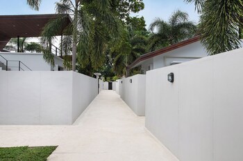 nariya bayfront phuket