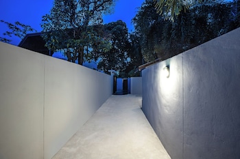 nariya bayfront phuket