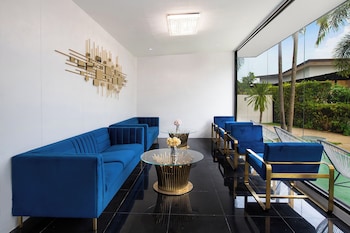 nariya bayfront phuket