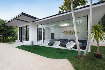 nariya bayfront phuket