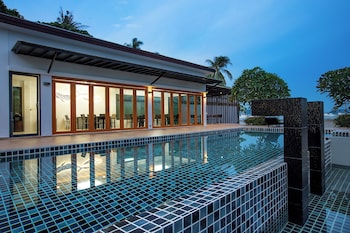 nariya bayfront phuket