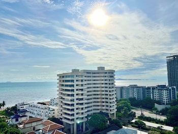 residence veranda by thita