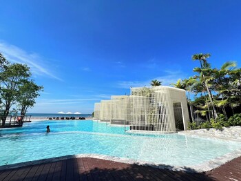 residence veranda by thita