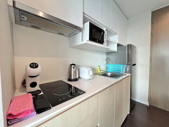 residence veranda by thita