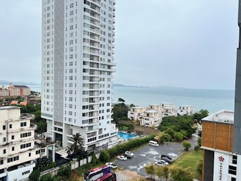 residence veranda by thita