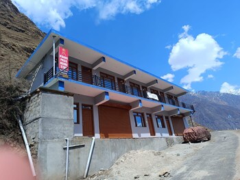 Kuari Pass Inn,,2 star