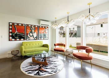 The Nevada,141 Long Beach Ave,3 star