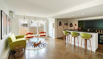 The Nevada,141 Long Beach Ave,3 star
