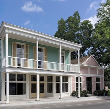 Hotel Klaus,203 N Main St,2 star