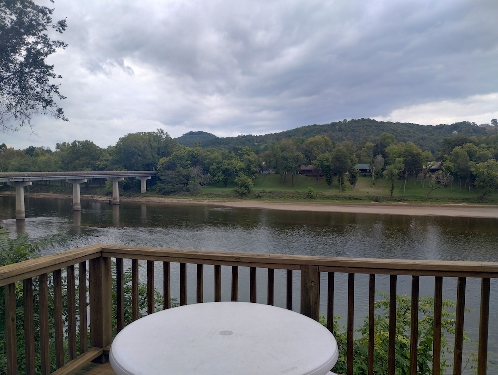 anglers riverfront cabins