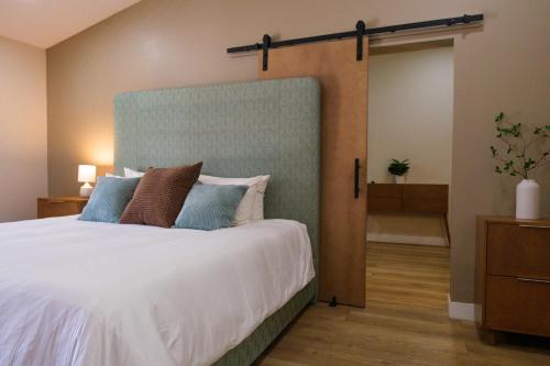 adobe inn