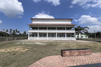 saujana villa cherok paloh kuantan beach