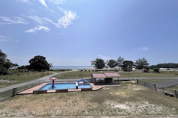 saujana villa cherok paloh kuantan beach