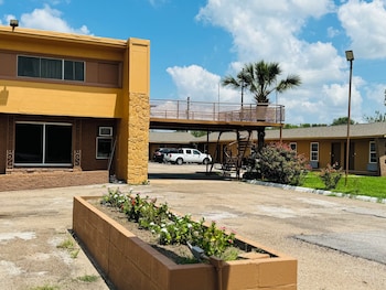Express Inn & Suites,,3 star