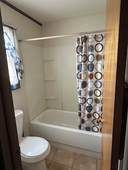 Powell Jet Motor Inn,737 E 2Nd St,2 star
