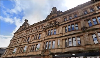 The Hazlitt Apartments,,2 star