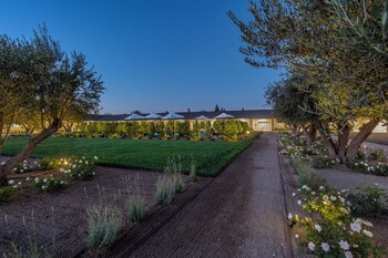 hotel bayit
