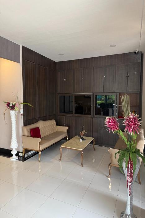 golden star pattaya