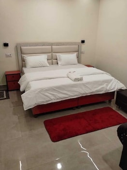 sunrise homestay agra rooftop view taj mahal