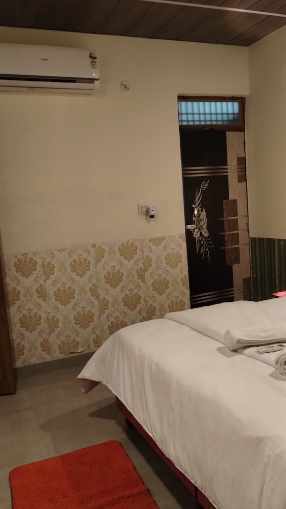 sunrise homestay agra rooftop view taj mahal