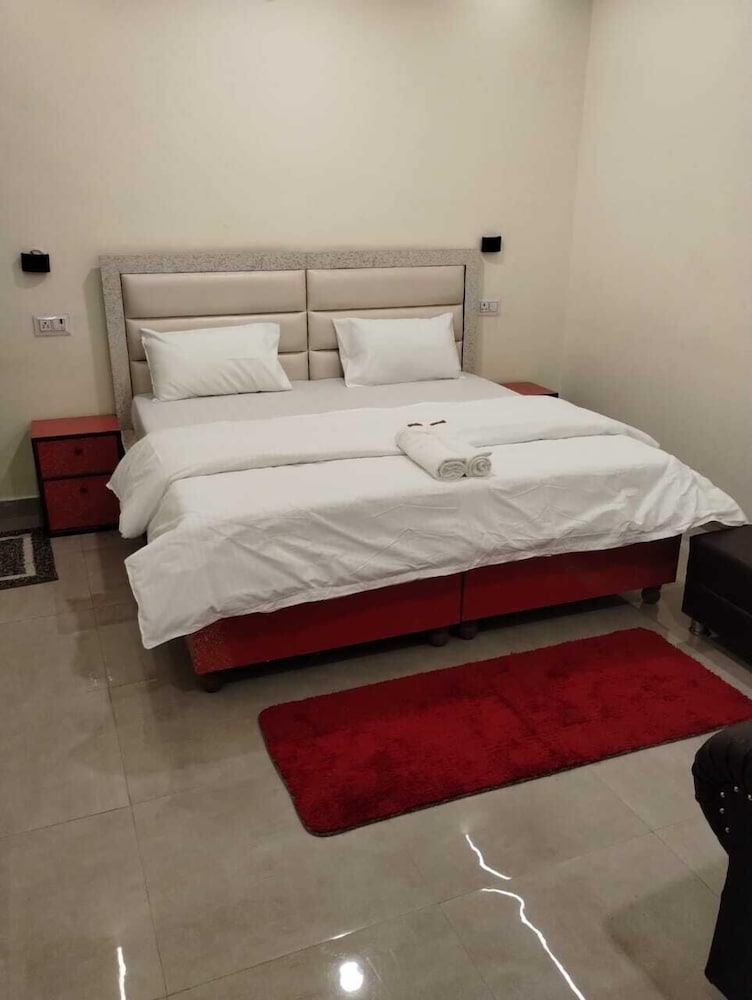 sunrise homestay agra rooftop view taj mahal