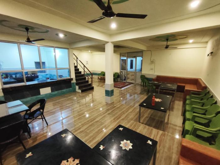 sunrise homestay agra rooftop view taj mahal