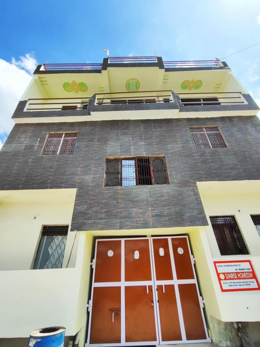 sunrise homestay agra rooftop view taj mahal